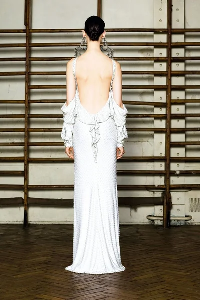 Look 10